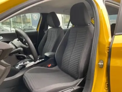 Photo 5 Peugeot 208  e- 136ch Style