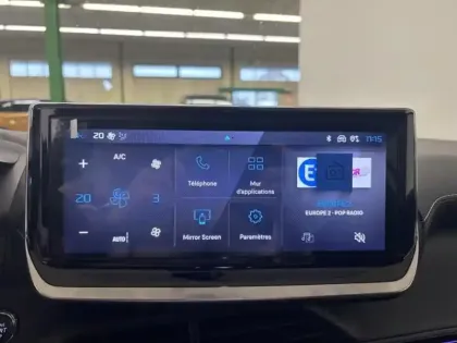 Photo 13 Peugeot 208  1.2 Hybrid 110ch GT e-DCS6