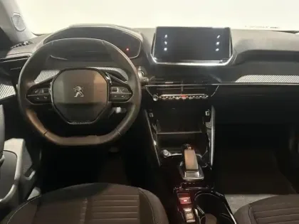 Photo 7 Peugeot 2008  e- 136ch Style