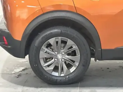 Photo 10 Peugeot 2008  e- 136ch Style