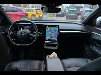 Photo 8 Renault Megane  E-Tech Electric EV60 220ch Iconic super charge