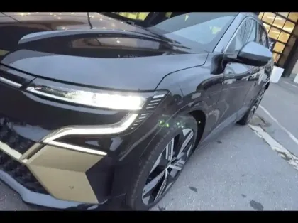 Photo 13 Renault Megane  E-Tech Electric EV60 220ch Iconic super charge