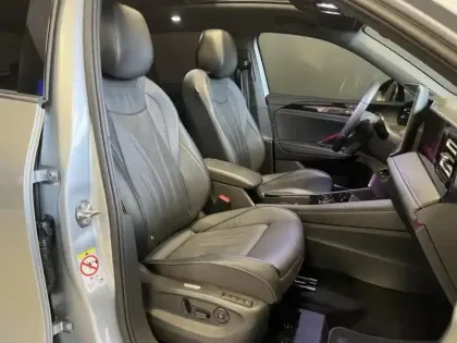 Photo 10 Volkswagen Tiguan  1.5 eHybrid 204ch R-Line Exclusive DSG6