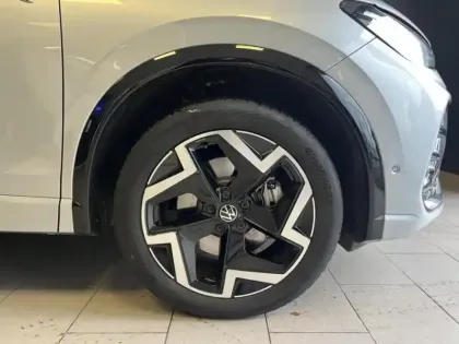 Photo 8 Volkswagen Tiguan  1.5 eHybrid 204ch R-Line Exclusive DSG6