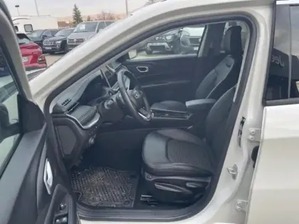 Photo 8 Jeep Compass  1.3 Turbo T4 190ch PHEV 4xe Limited AT6 eAWD