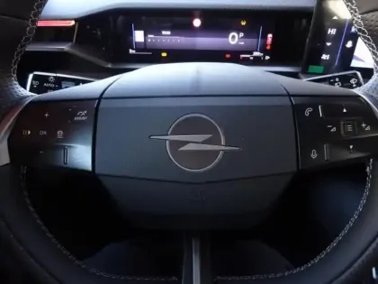 Photo 11 Opel Grandland  1.2 Turbo Hybrid 145ch GS e-DCT6