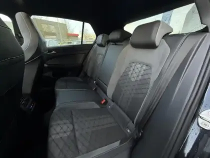 Photo 5 Volkswagen Golf  2.0 TDI SCR 150ch R-Line DSG7