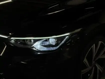 Photo 10 Volkswagen Golf  2.0 TDI SCR 150ch R-Line DSG7