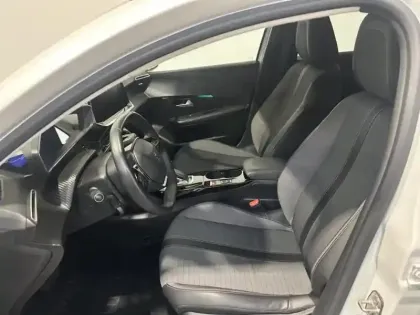 Photo 8 Peugeot 208  e- 136ch Allure Pack