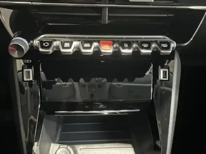 Photo 15 Peugeot 208  e- 136ch Allure Pack / Carplay / Caméra / SOH 89% / LOA