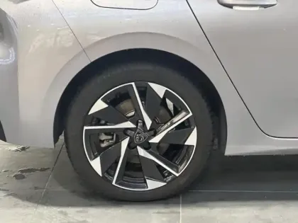 Photo 9 Peugeot 308  PHEV 180ch Allure Pack e-EAT8