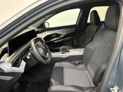 Photo 8 Peugeot 3008  1.2 Hybrid 145ch Allure e-DCS6