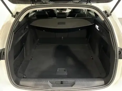 Photo 5 Peugeot 308  SW 1.2 130ch Allure Pack EAT8 GPS Pack Hiver Camera