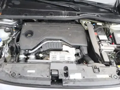 Photo 11 Peugeot 208  1.2 Hybrid 100ch Style e-DCS6