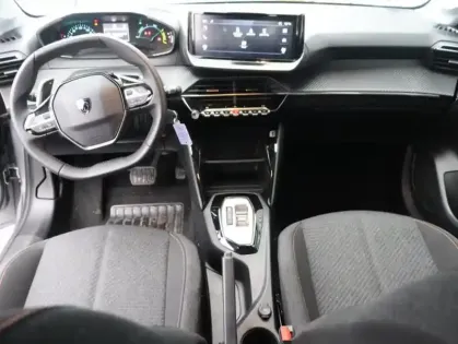 Photo 7 Peugeot 208  1.2 Hybrid 100ch Style e-DCS6