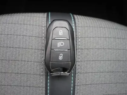 Photo 6 Peugeot 2008  1.2 PureTech 130ch S&S Allure Pack EAT8