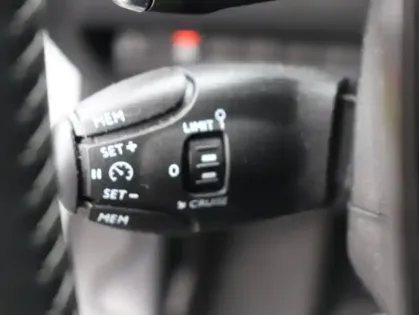 Photo 13 Peugeot 2008  1.2 PureTech 130ch S&S Allure Pack EAT8