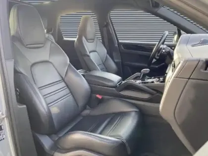 Photo 10 Porsche Cayenne  3.0 V6 462ch E-Hybrid