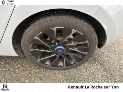 Photo 7 Renault Clio  1.6 E-Tech 145ch full hybrid esprit Alpine - 25