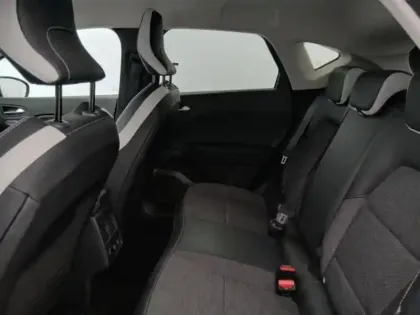 Photo 14 Renault Captur  1.3 TCe mild hybrid 140ch Techno