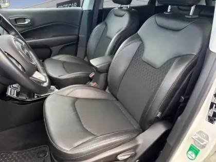 Photo 8 Jeep Compass  1.3 T4 150ch Limited 4x2 DDCT6