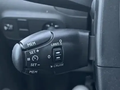 Photo 14 Citroën C3  1.2 PureTech 110ch S&S Shine 120-123g