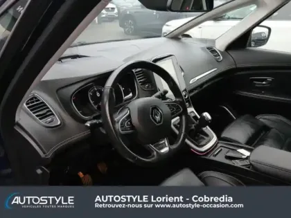 Photo 14 Renault Grand Scenic  1.7 Blue dCi 150ch Initiale Paris