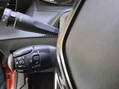 Photo 25 Peugeot 208  PureTech 100 S&S BVM6