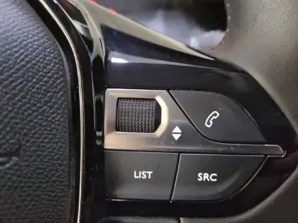 Photo 27 Peugeot 208  PureTech 100 S&S BVM6