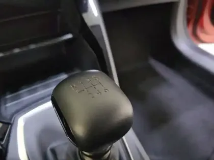 Photo 13 Peugeot 208  PureTech 100 S&S BVM6