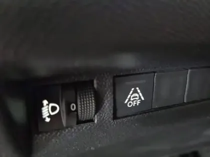 Photo 28 Peugeot 208  PureTech 100 S&S BVM6