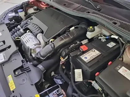 Photo 14 Peugeot 208  PureTech 100 S&S BVM6