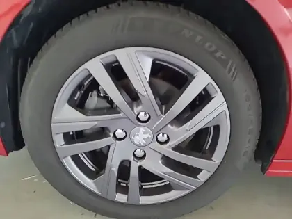 Photo 12 Peugeot 208  PureTech 100 S&S BVM6