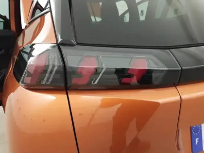 Photo 16 Peugeot 2008  BlueHDi 130 S&S EAT8