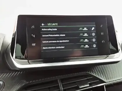 Photo 19 Peugeot 2008  BlueHDi 130 S&S EAT8