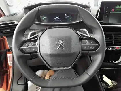 Photo 8 Peugeot 2008  BlueHDi 130 S&S EAT8