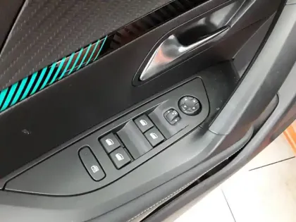 Photo 22 Peugeot 2008  BlueHDi 130 S&S EAT8