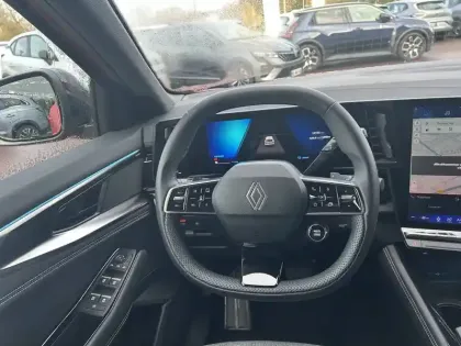 Photo 16 Renault Rafale  E-Tech full hybrid 200ch