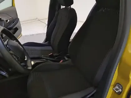 Photo 41 Peugeot 208  PureTech 75 S&S BVM5