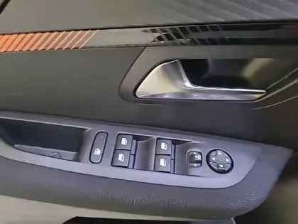 Photo 30 Peugeot 208  PureTech 75 S&S BVM5