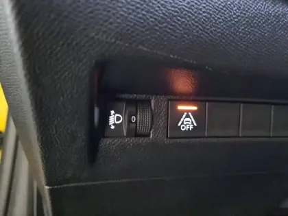 Photo 60 Peugeot 208  PureTech 75 S&S BVM5