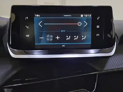 Photo 19 Peugeot 208  PureTech 75 S&S BVM5