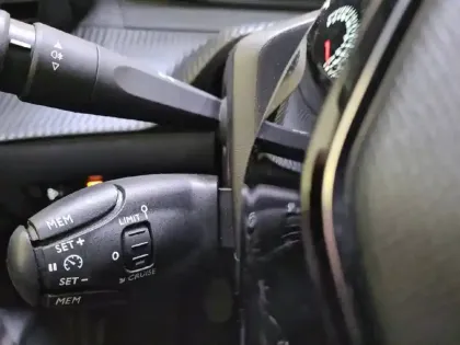 Photo 26 Peugeot 208  PureTech 75 S&S BVM5