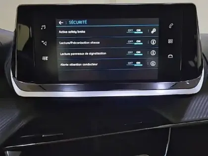 Photo 52 Peugeot 208  PureTech 75 S&S BVM5