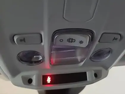 Photo 56 Peugeot 208  PureTech 75 S&S BVM5