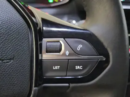 Photo 28 Peugeot 2008  Electrique 136 ch