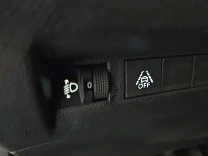 Photo 29 Peugeot 2008  Electrique 136 ch