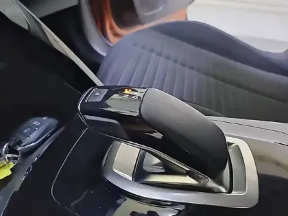 Photo 13 Peugeot 2008  Electrique 136 ch