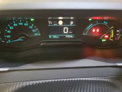 Photo 9 Peugeot 2008  Electrique 136 ch