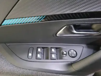 Photo 30 Peugeot 2008  Electrique 136 ch